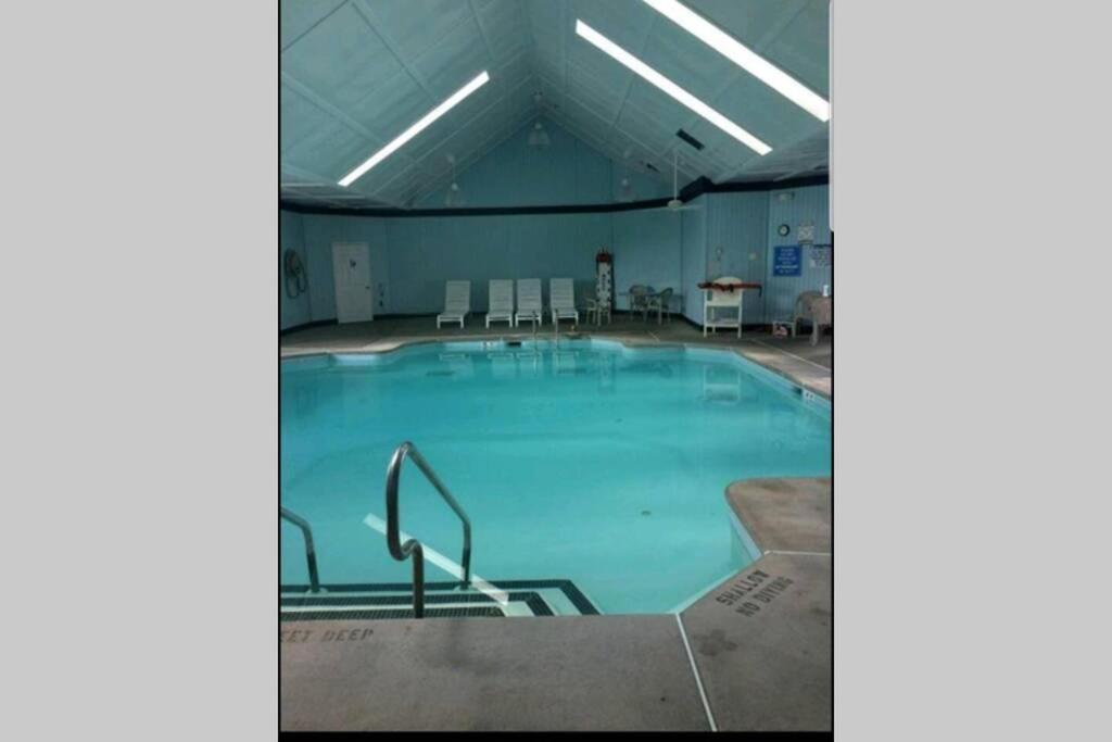 *Amenity-Filled Waterfront Oasis @Saw Creek Estates Near Waterfalls And Hiking* East Stroudsburg Kültér fotó