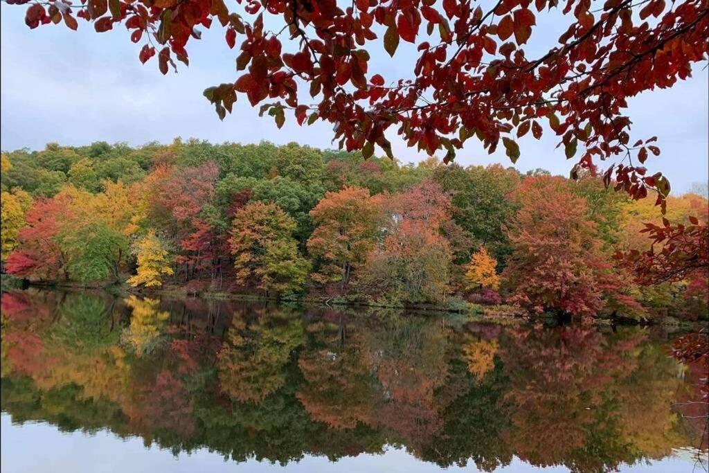 *Amenity-Filled Waterfront Oasis @Saw Creek Estates Near Waterfalls And Hiking* East Stroudsburg Kültér fotó