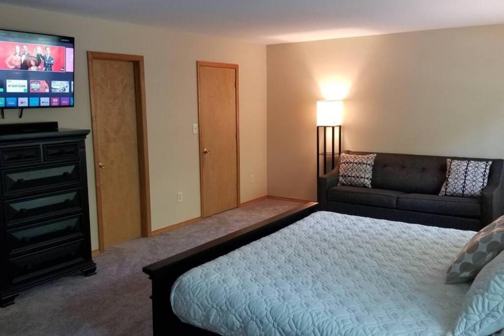*Amenity-Filled Waterfront Oasis @Saw Creek Estates Near Waterfalls And Hiking* East Stroudsburg Kültér fotó