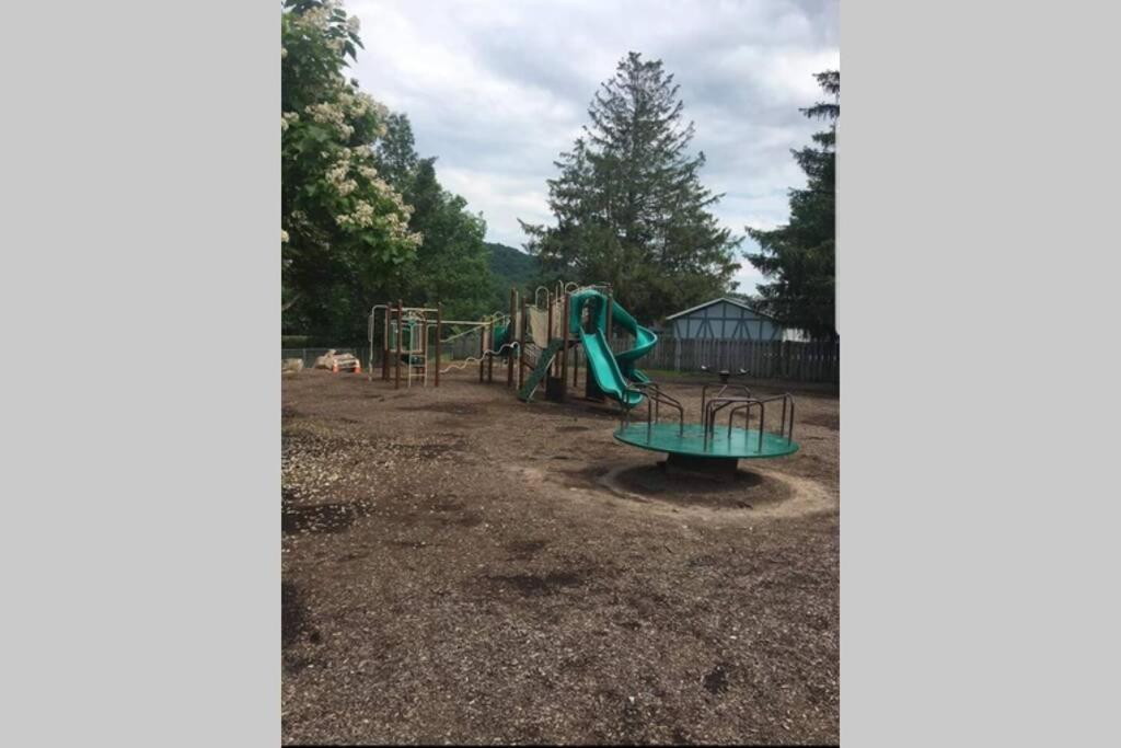 *Amenity-Filled Waterfront Oasis @Saw Creek Estates Near Waterfalls And Hiking* East Stroudsburg Kültér fotó