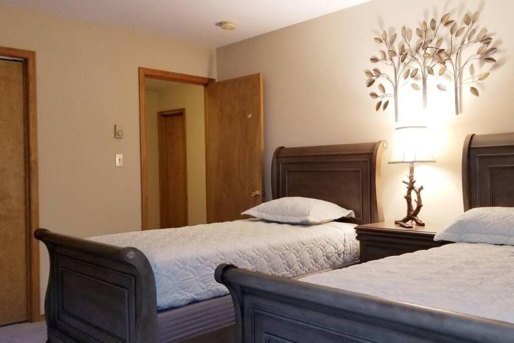 *Amenity-Filled Waterfront Oasis @Saw Creek Estates Near Waterfalls And Hiking* East Stroudsburg Kültér fotó