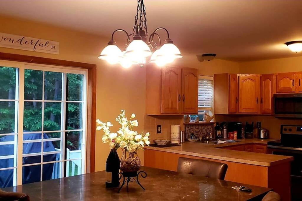 *Amenity-Filled Waterfront Oasis @Saw Creek Estates Near Waterfalls And Hiking* East Stroudsburg Kültér fotó