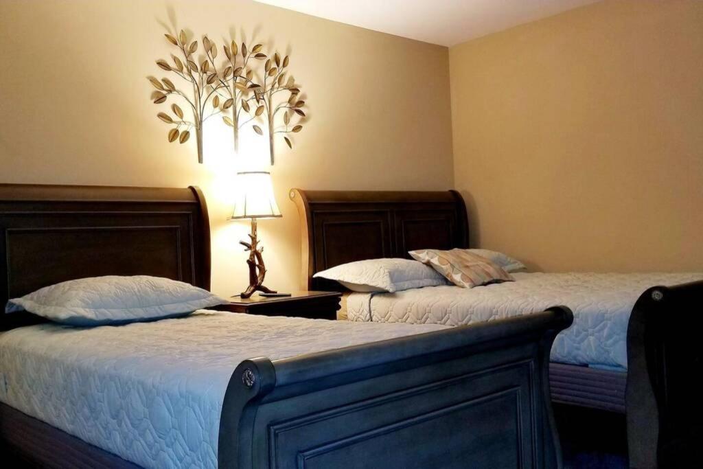 *Amenity-Filled Waterfront Oasis @Saw Creek Estates Near Waterfalls And Hiking* East Stroudsburg Kültér fotó